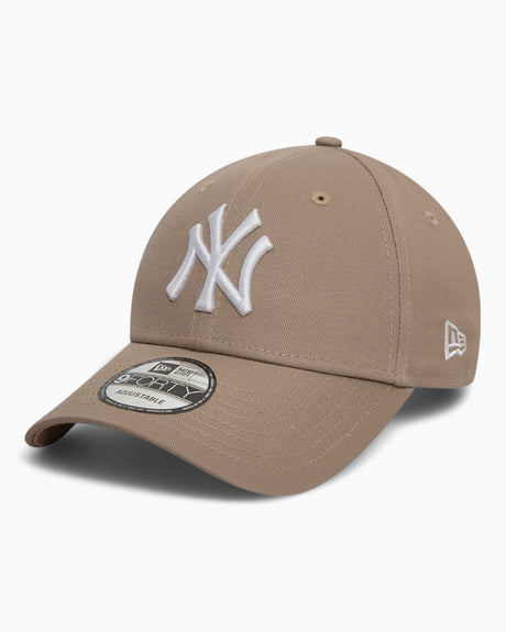 New Era NY Yankees League Essential 9FORTY Şapka Pastel Brown