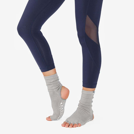 Nui Yoga - Bilekli Yoga & Pilates Çorabı Gri - Vitruta