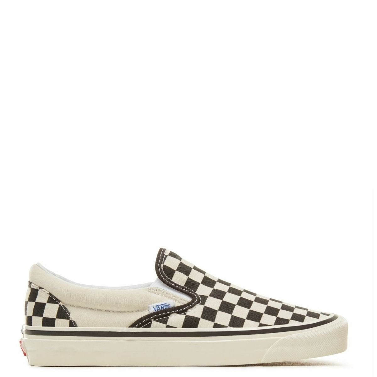 Black and white on sale checkered womens vans