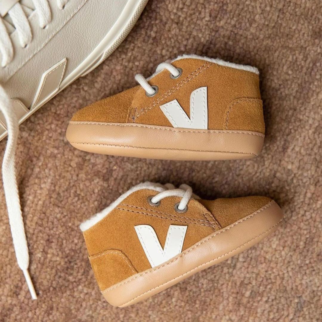 Veja on sale baby sneakers